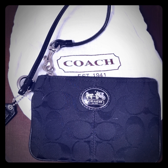 Black coach wristlet with dustbag - Picture 1 of 1